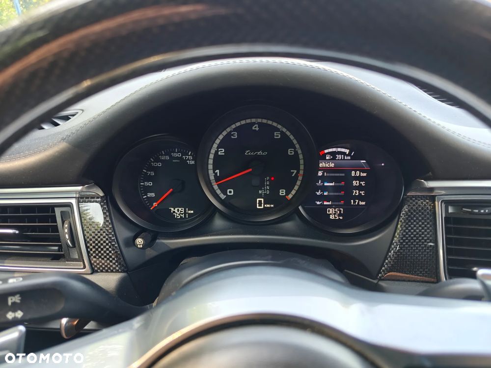 Porsche Macan Turbo PDK - 31