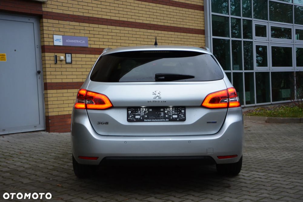 Peugeot 308 BlueHDi FAP 120 EAT6 Stop&Start Allure - 21