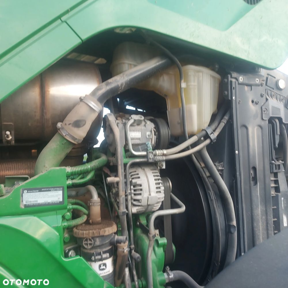 John Deere 6215R - 10