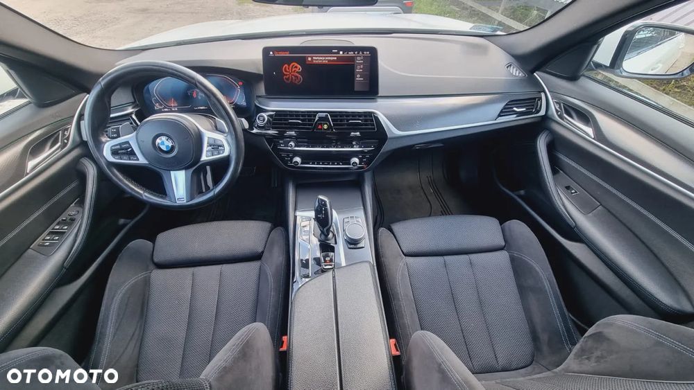 BMW Seria 5 520d xDrive - 10