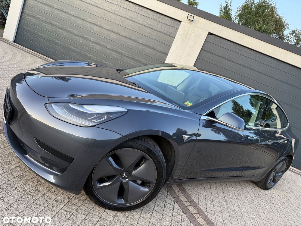 Tesla Model 3 - 2