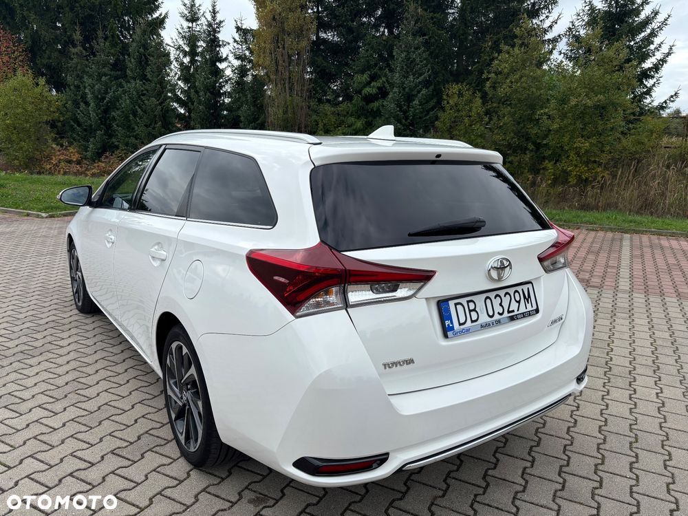 Toyota Auris 1.6 D-4D Comfort - 4