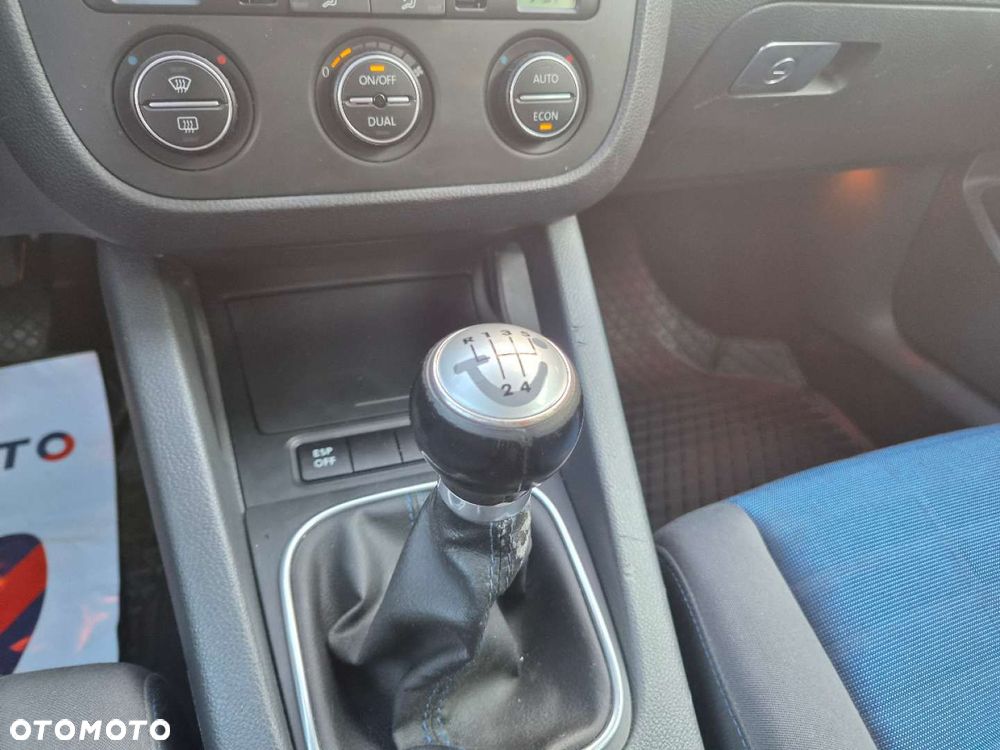 Volkswagen Golf - 28