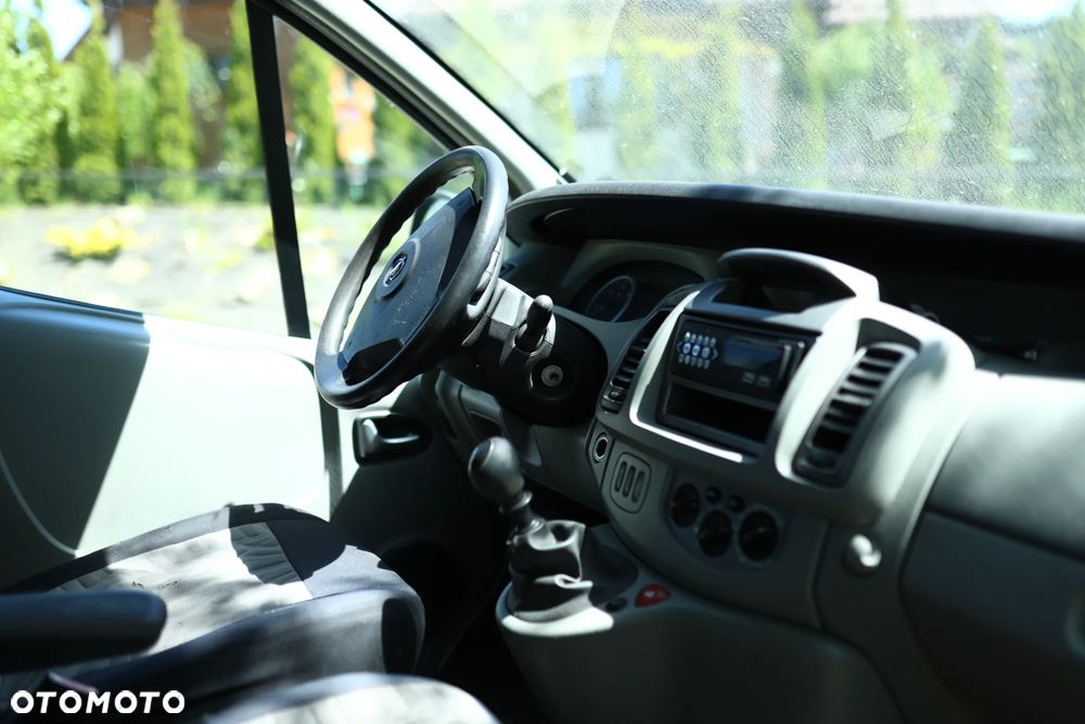 Opel Vivaro - 8