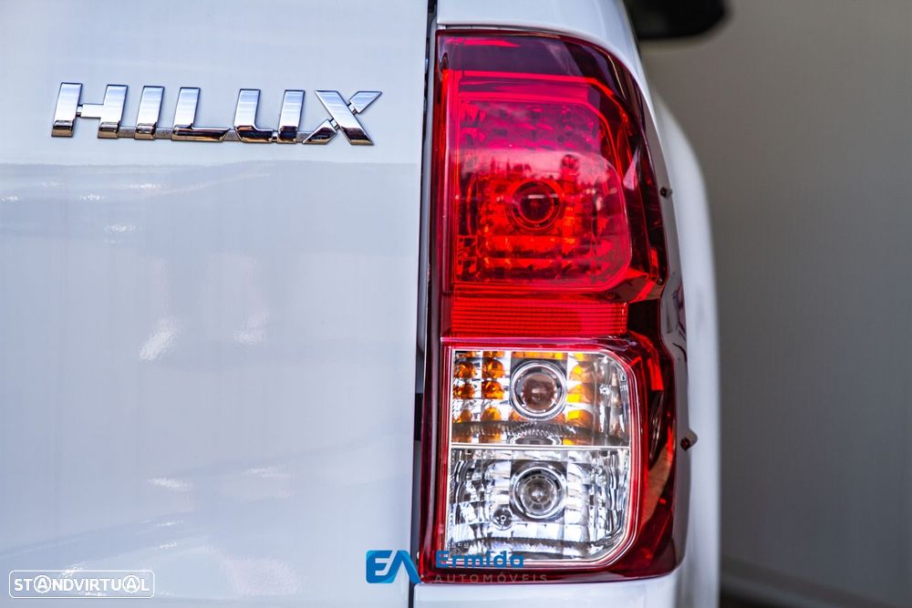 Toyota Hilux 2.4 D-4D 4WD CD CH - 11
