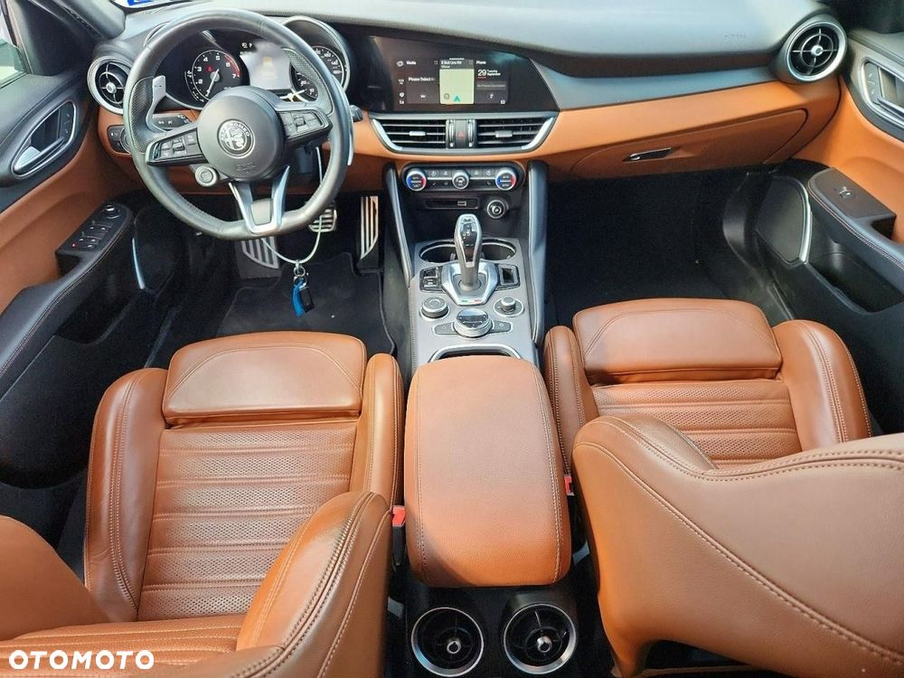 Alfa Romeo Giulia 2.0 Turbo TI Q4 - 8