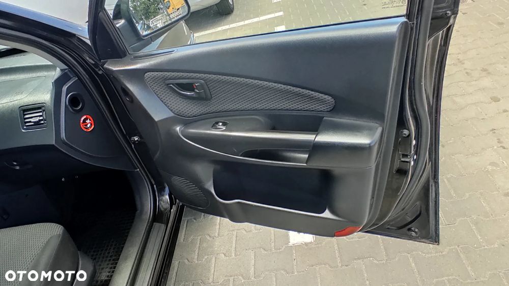 Hyundai Tucson 2.0 Comfort 2WD - 8