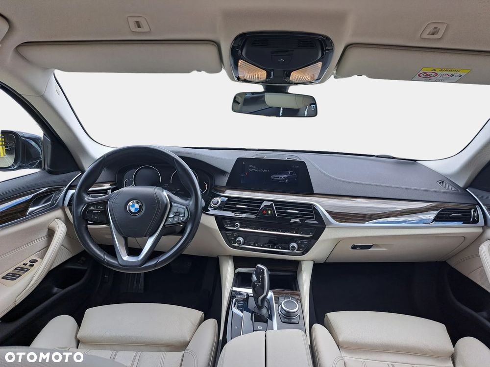 BMW Seria 5 520d xDrive Luxury Line - 9
