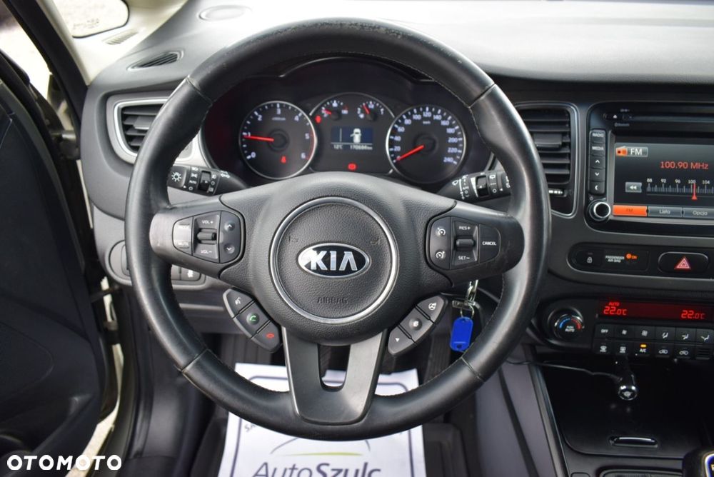 Kia Carens - 25