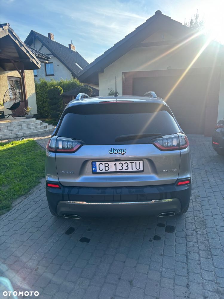 Jeep Cherokee - 5