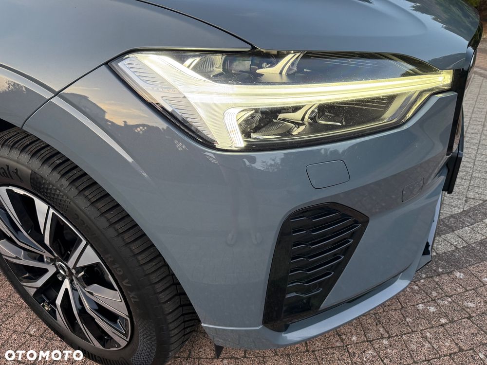 Volvo XC 60 B4 D Plus Dark - 12