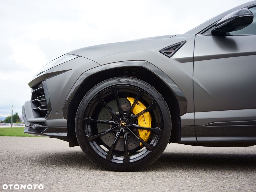 Lamborghini Urus - 25