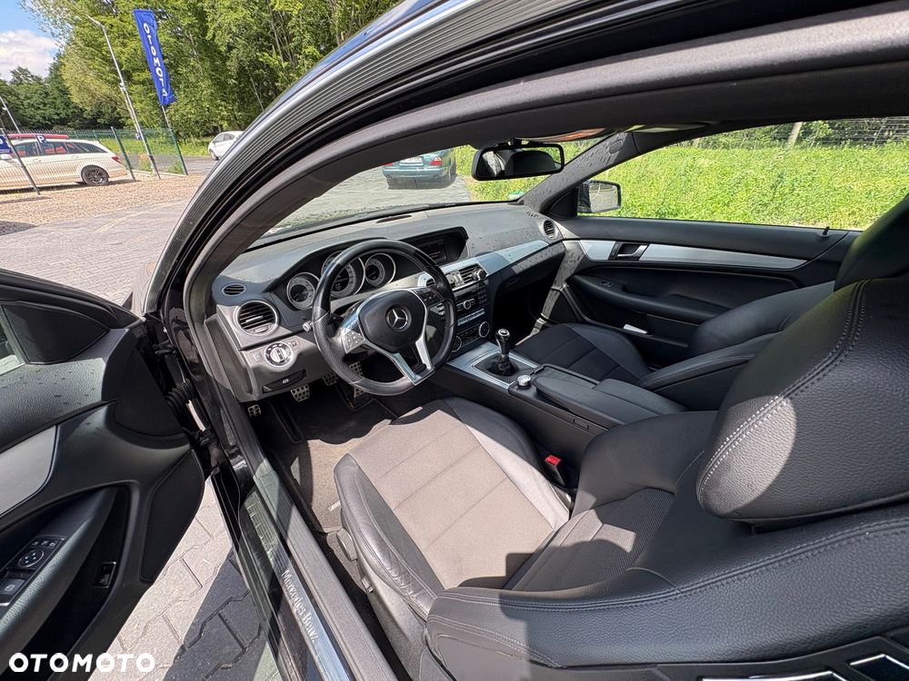 Mercedes-Benz Klasa C 200 Edition - 14