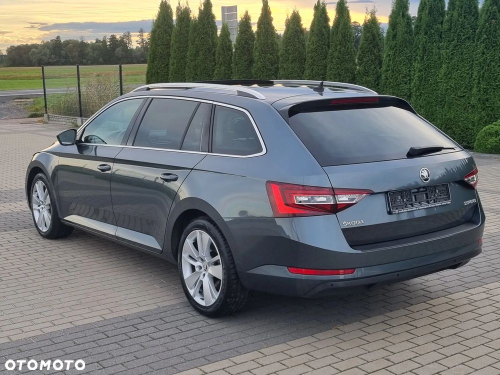 Skoda Superb Combi 2.0 TDI DSG Ambition - 5