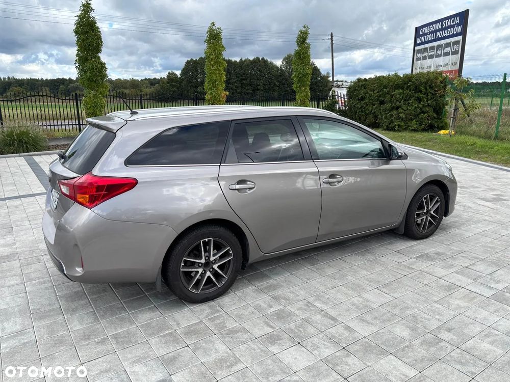 Toyota Auris - 4