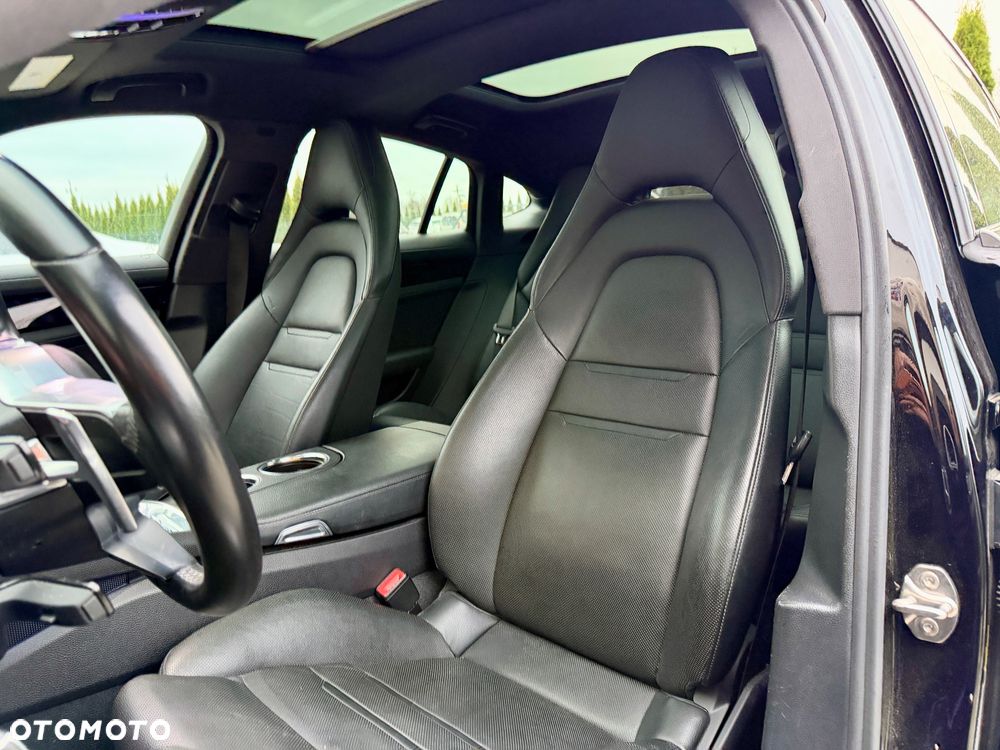 Porsche Panamera 4 - 26