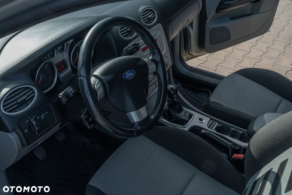 Ford Focus 1.6 Titanium - 12