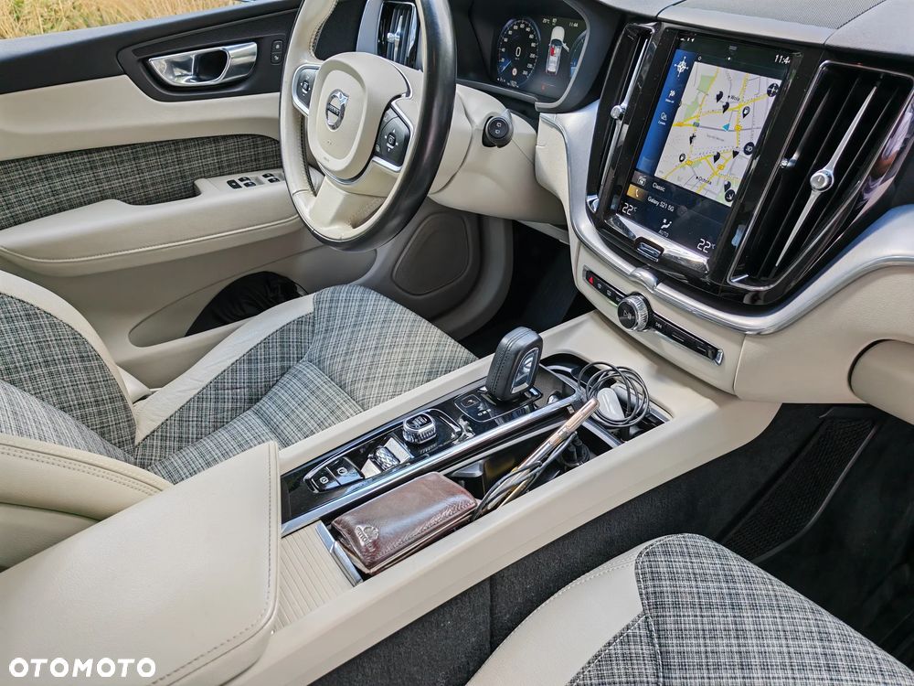 Volvo XC 60 B4 D AWD Momentum Pro - 14