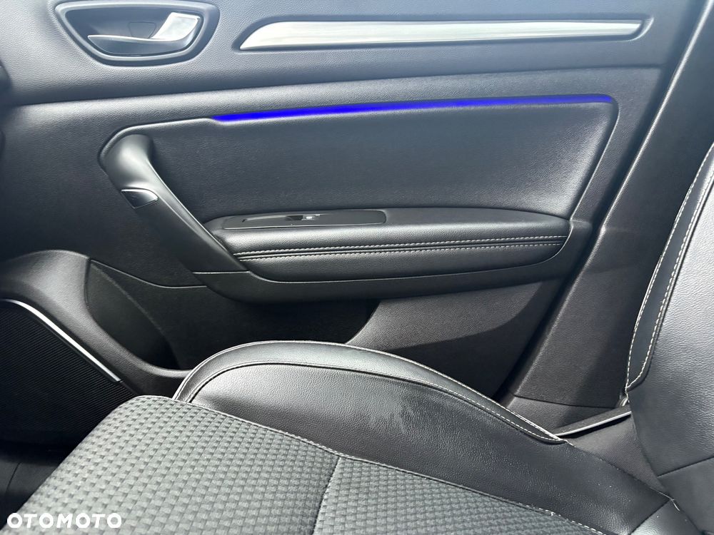 Renault Megane ENERGY TCe 130 BOSE EDITION - 40
