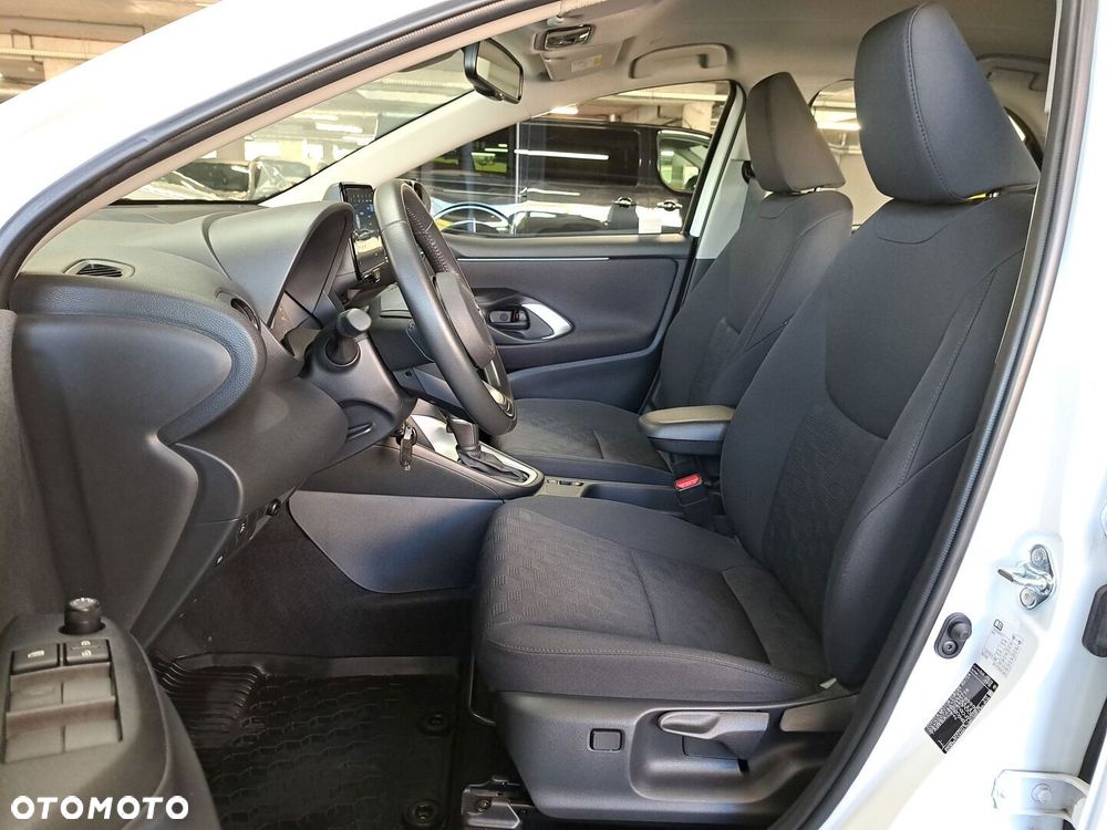 Toyota Yaris - 12