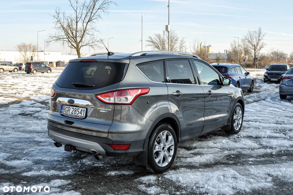 Ford Escape 2.0 EcoBoost AWD Titanium - 4