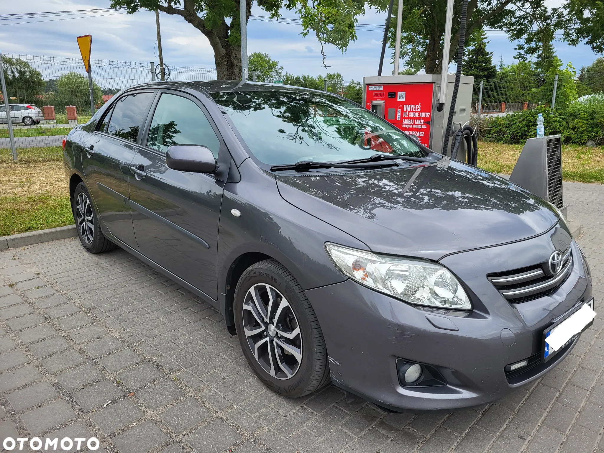 Toyota Corolla - 2