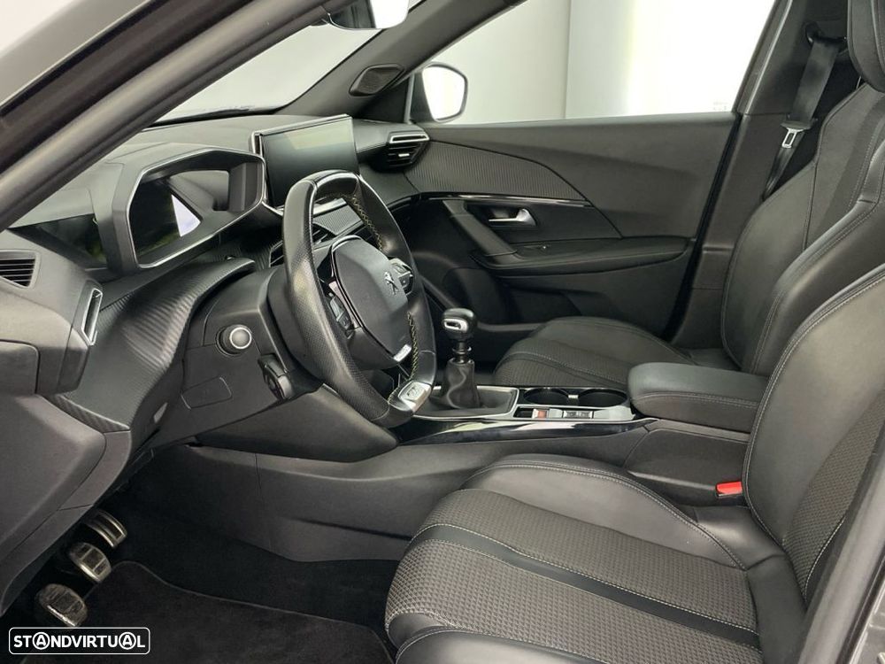 Peugeot 2008 1.2 PureTech GT - 11