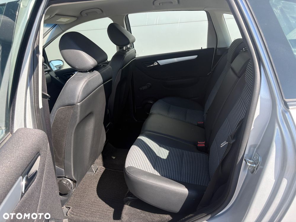 Mercedes-Benz Klasa B 150 Autotronic - 20