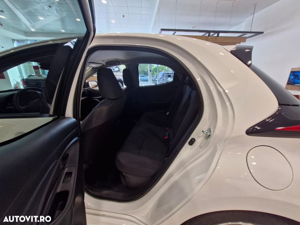 Toyota Yaris - 10