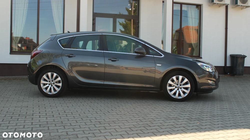 Opel Astra 1.4 Turbo Cosmo - 2
