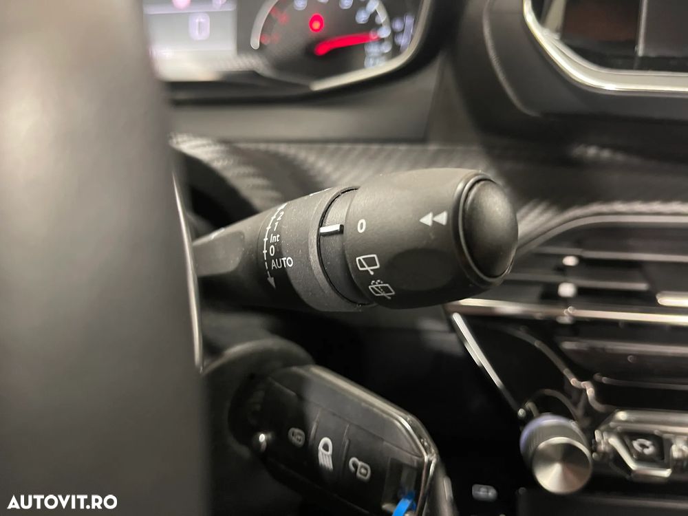 Peugeot 2008 BlueHDi 130 EAT8 Active - 25