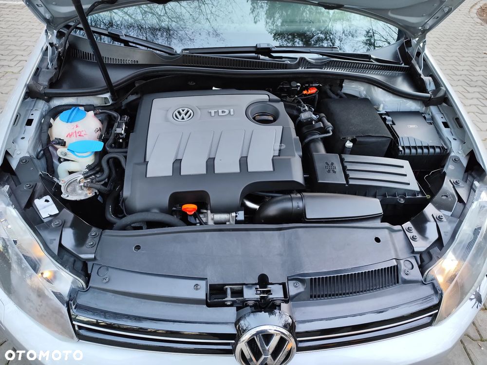 Volkswagen Golf 1.6 TDI DPF Comfortline - 32