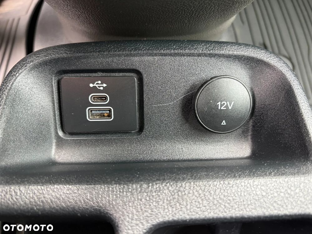 Ford Transit Connect - 22