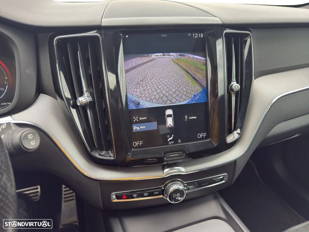 Volvo XC 60 2.0 T8 PHEV R-Design AWD - 11