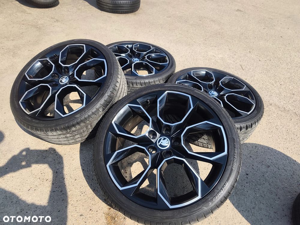 5x112 Felgi Aluminiowe Alufelgi Oryginalne 19 Koła Letnie Lato Skoda Octavia 5E 5E0 RS VRS 3 III 4 IV 2 II SUPERB SEAT Cupra Leon FR TOLEDO ALTEA EXEO AUDI A3 8V 8P A4 B5 B6 B7 A6 C5 A4 VW Passat Golf 6 7 GTI GTD Touran CADDY JETTA Legnica ALU-RAD 235/35 25r. 6,5mm - 21
