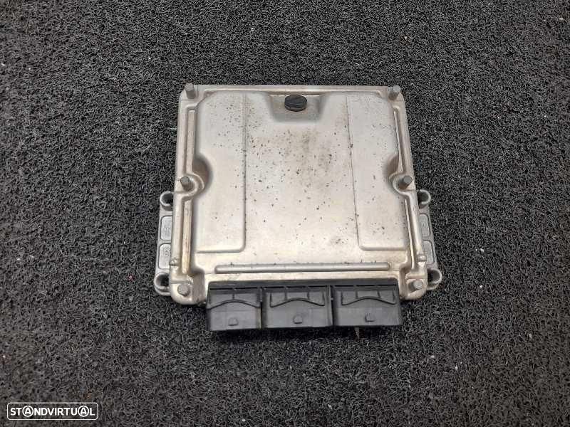 CENTRALINA DO MOTOR UCE NISSAN INTERSTAR X70 - 1