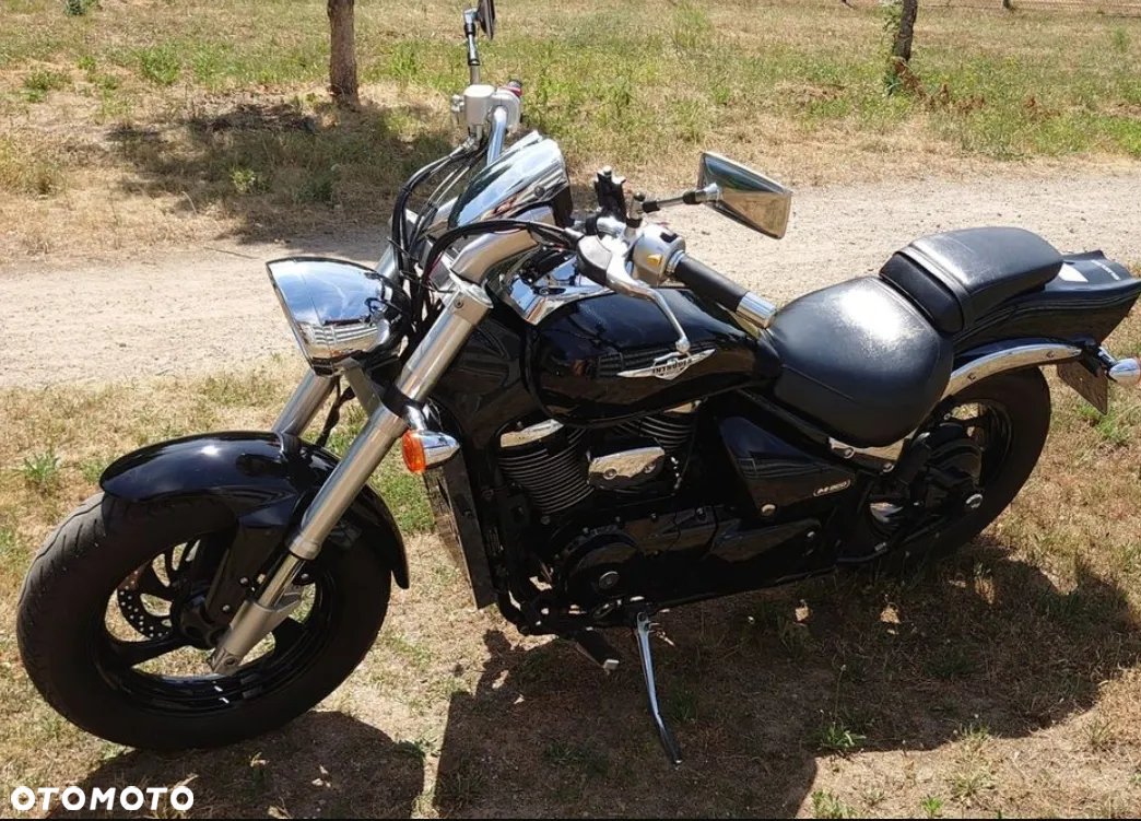Suzuki Intruder - 4
