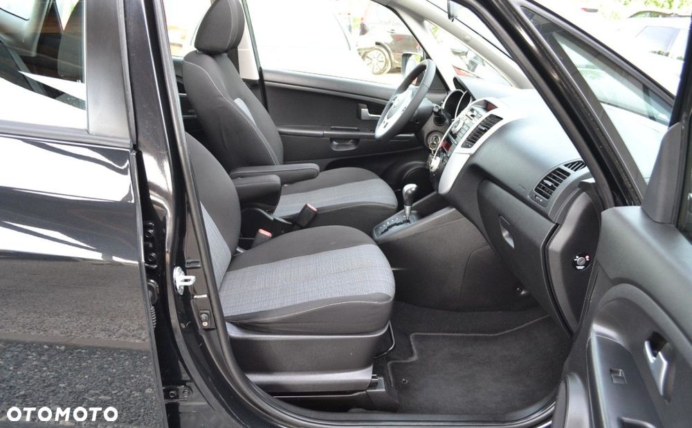 Kia Venga - 32
