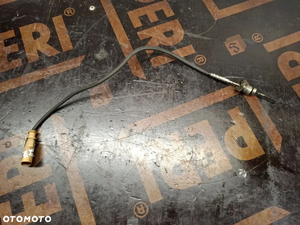 Czujnik Temperatury Spalin 8K0973802C Audi VW Seat Skoda - 1