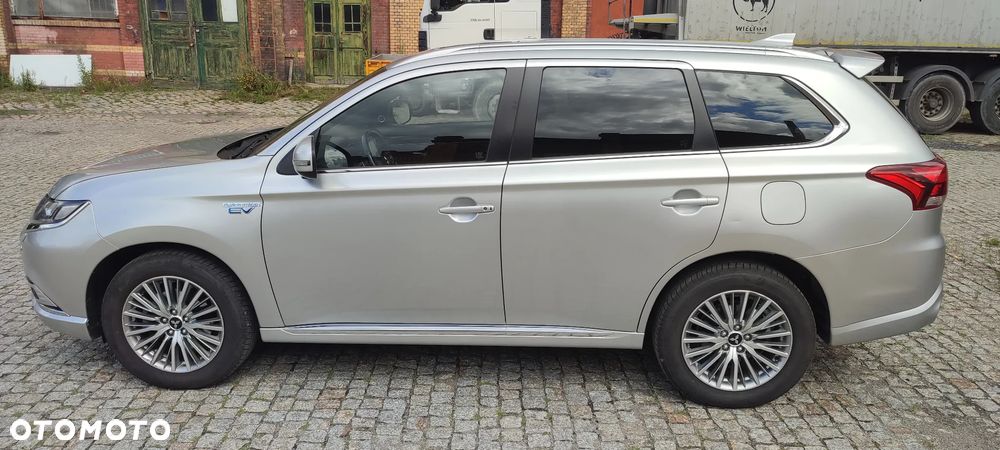 Mitsubishi Outlander Instyle + - 8