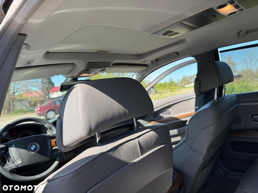 BMW Seria 7 745i - 14