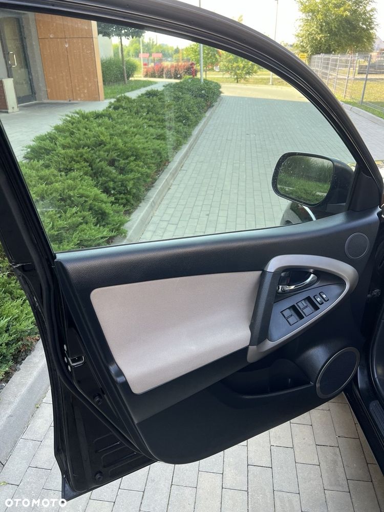Toyota RAV4 2.0 VVT-i Premium - 4