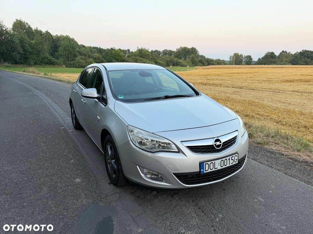 Opel Astra 1.4 Turbo 150 Jahre - 6