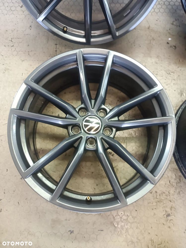 3G0601025BH 8Jx19 ET44 PRETORIA Antracyt Felgi kola VW Passat B8 czesci - 9