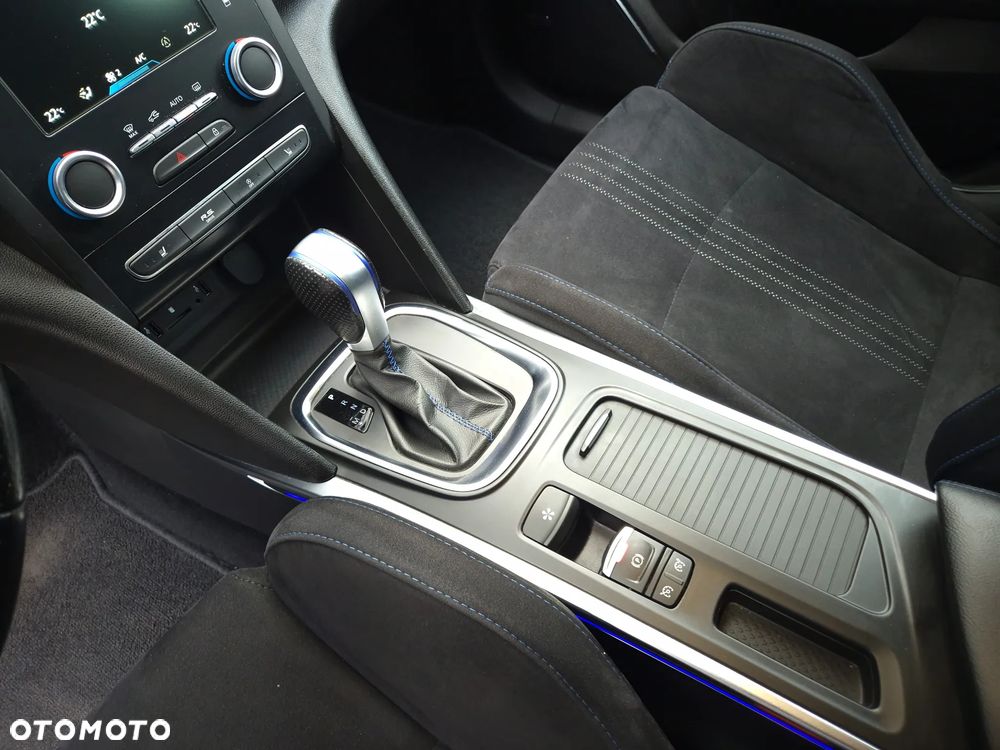 Renault Megane ENERGY TCe 205 EDC GT - 17