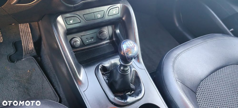 Hyundai ix35 2.0 CRDi 4WD Premium - 13