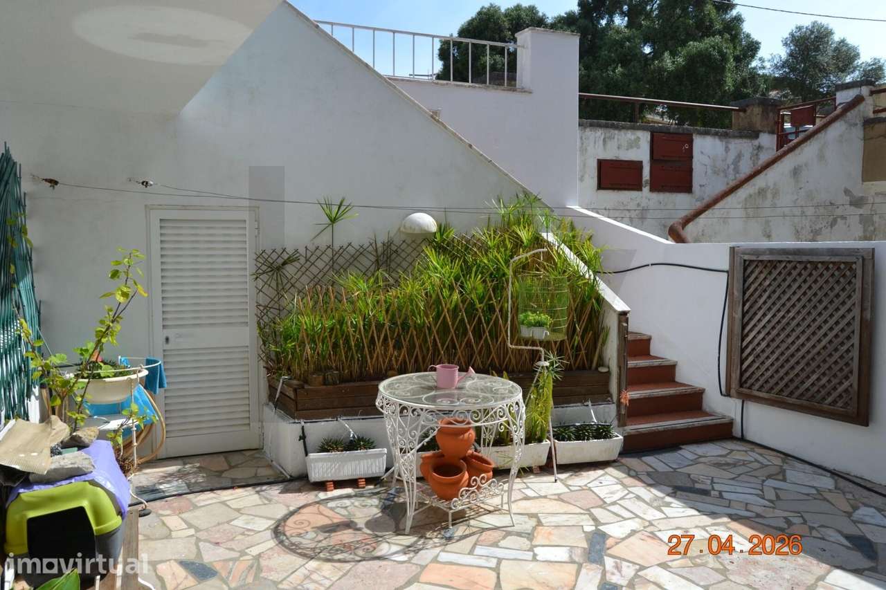 Apartamento T1 no Murtal com 1 lugar de Parqueamento - Grande imagem: 2/16