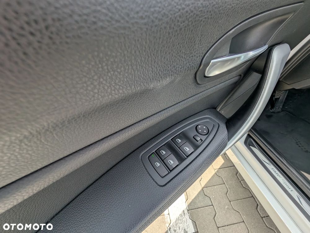BMW Seria 1 118d Sport Line - 12