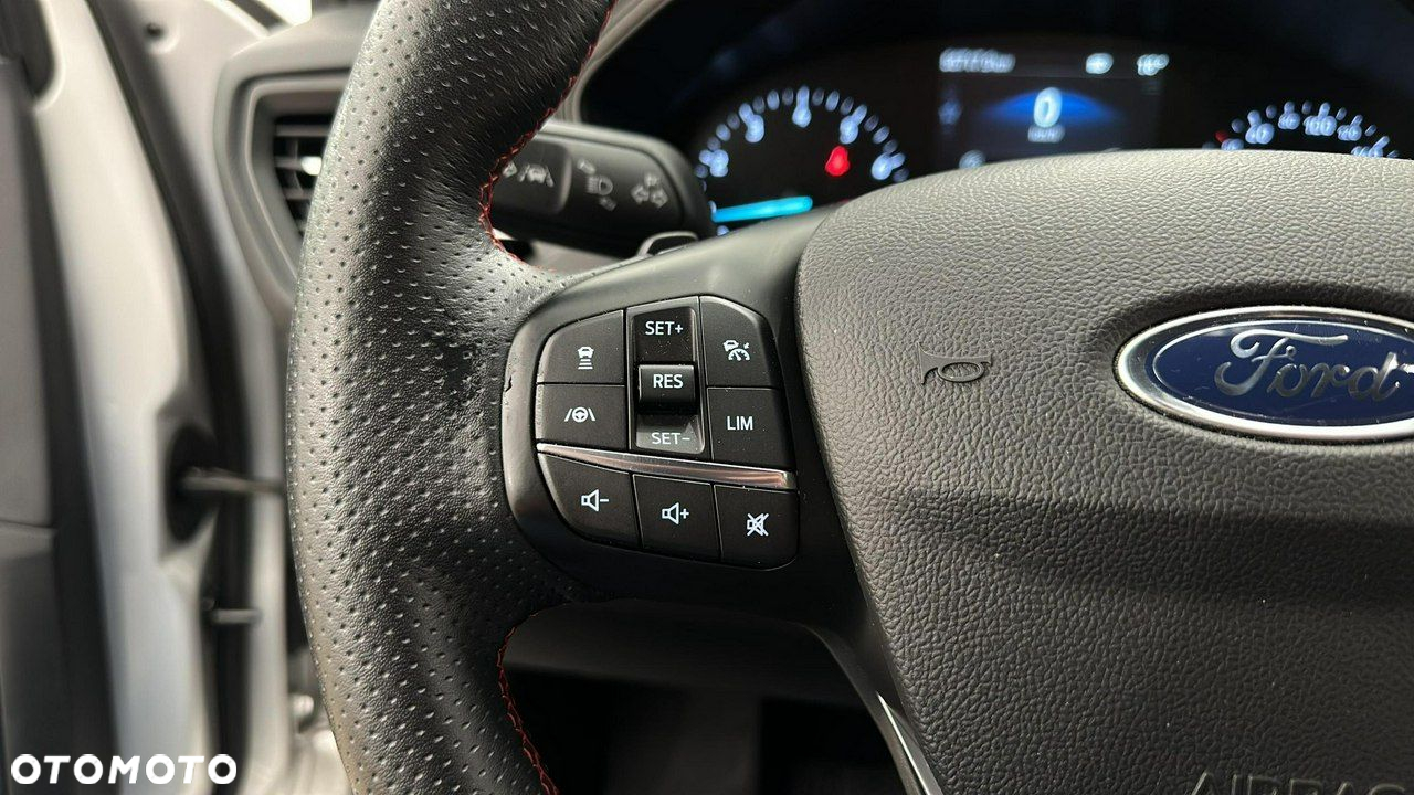 Ford Focus 1.5 EcoBoost ST-Line - 23