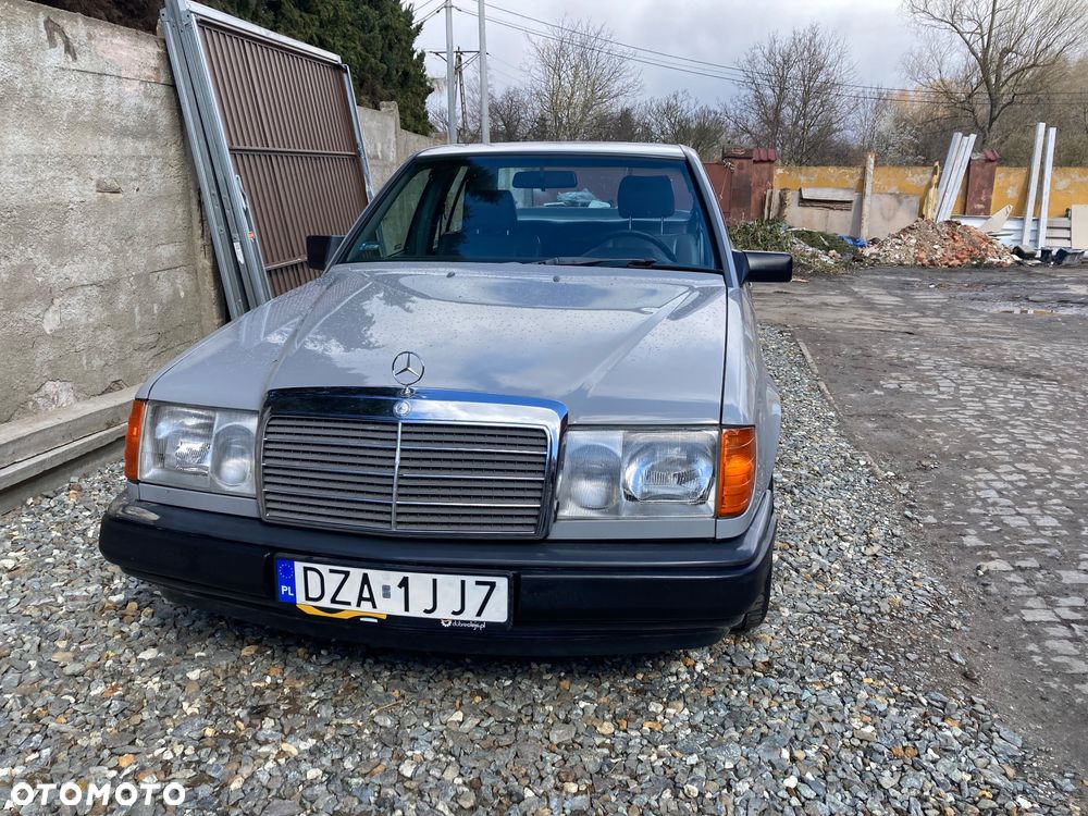 Mercedes-Benz 280 - 6